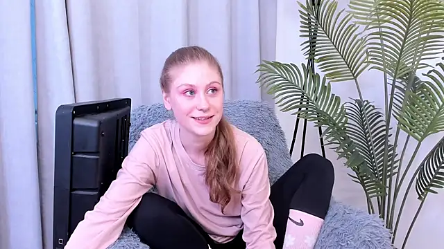 IdaliaKinnick live