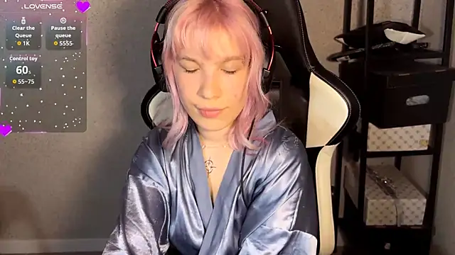 NerissaDeloria live