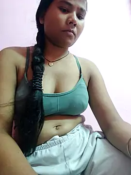 Vaani_Cutie live