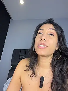 PilarJones_ live