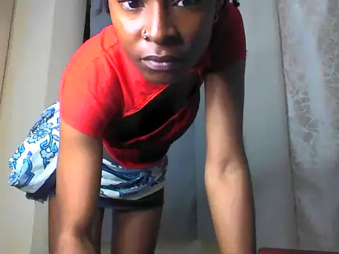 freakyqueenB live
