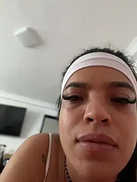 JuanitaMore01 live