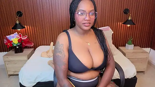 chanel_brunette live