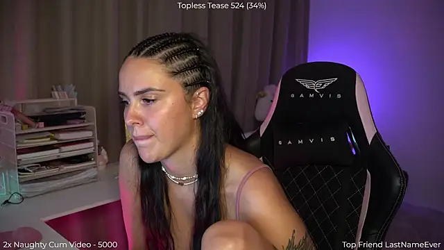 NaomiiMoon live