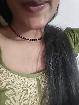 Eshwari_Chopra live
