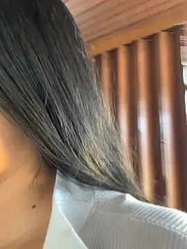 LunaMoore_Pink live