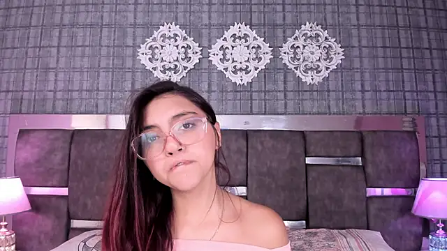AshleeyRoberts live