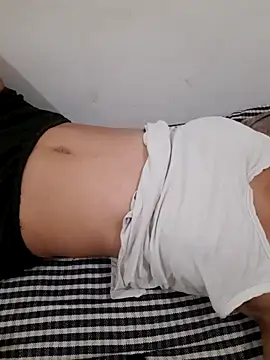 Meenakshi_rajput live