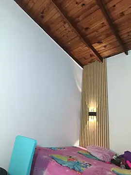 EmmaAdams8 live