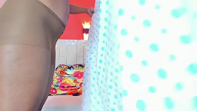 Kendal_hot69_ live