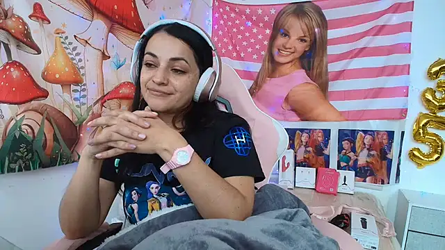 LovelyAzucena live