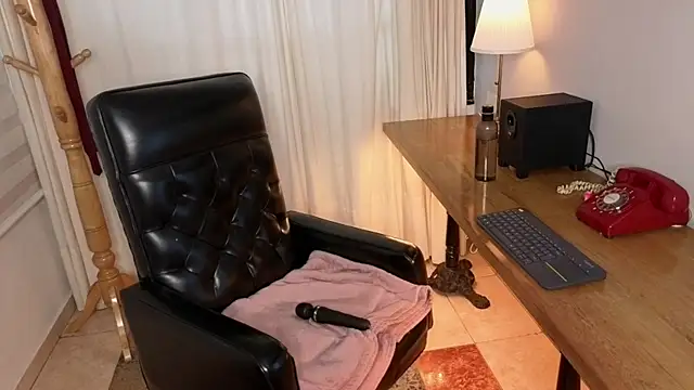 Pamela_Johnsonn live
