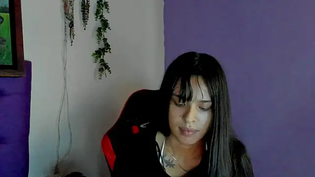 Cloeandtyfanny live