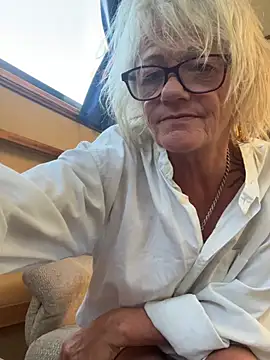 ladyboatlady live