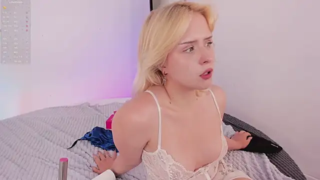 BlondeCrush__ live