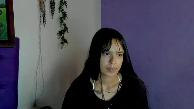 Cloeandtyfanny live