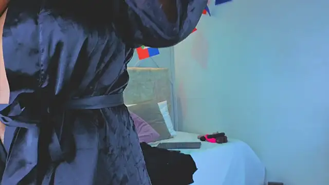 amara_queen_ live