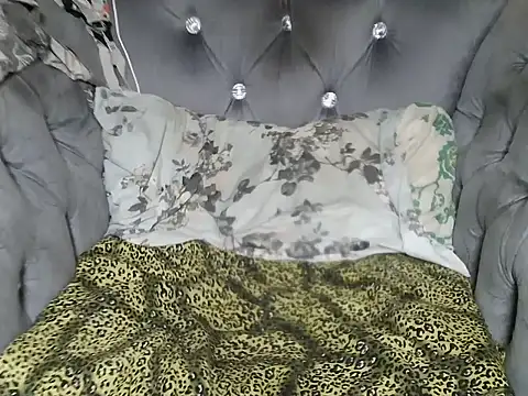 Silky_aura live