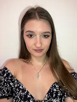 Green_eyes_lady live