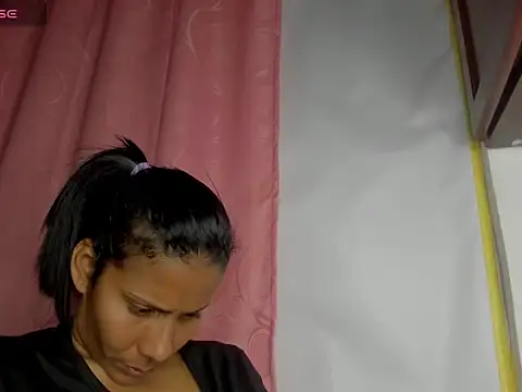 NENITA_HOTT live