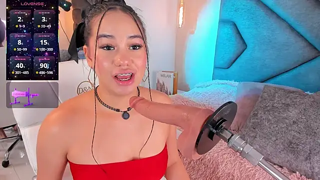 Jazmiinee live
