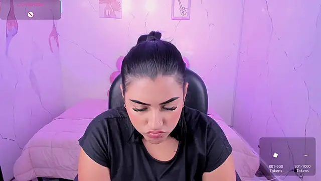 AmeliaHart_ live