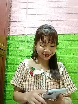 AmyLinee01 live