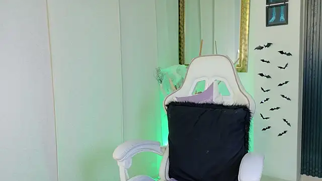Madison_Jackson live