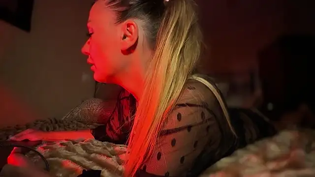 Untamed_Reina live