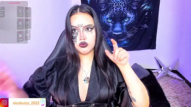 Nicolle_Ruizz live