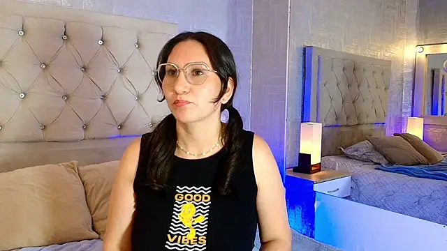 Antonella_Saa live