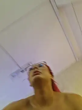 Scarlet_Evanss_ live