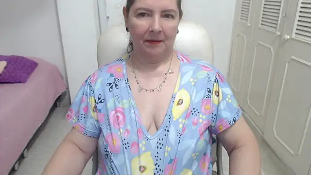 leonela_69 live