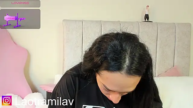 MilaVelour live