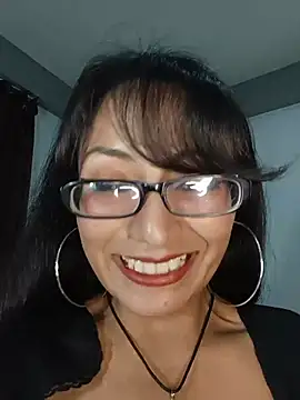 LucyCherry69 live