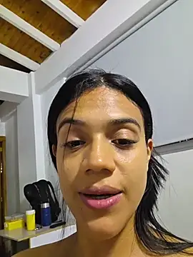 Lana_Torres live