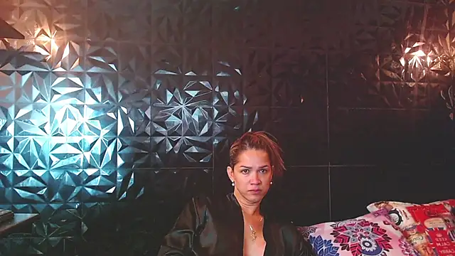 PINK__LOLA1 live