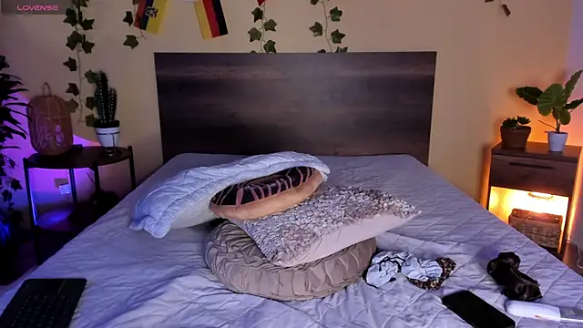 EbonnyRosse live