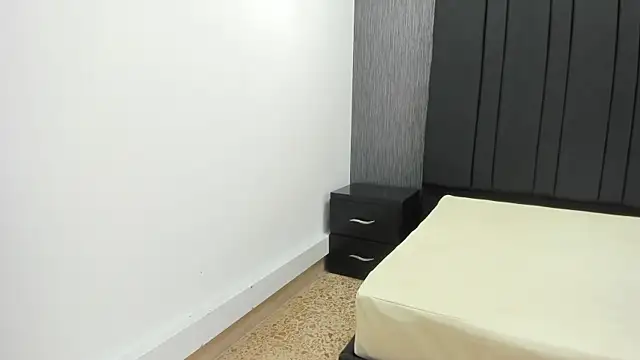Isabelle_Black live