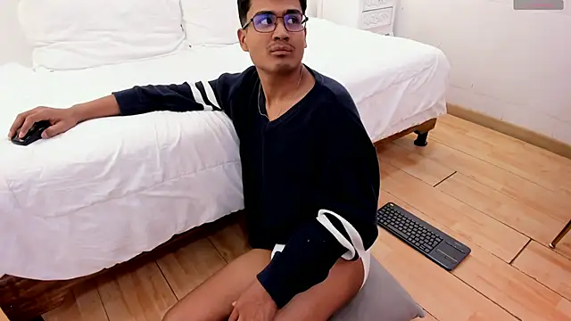 ThiagoVega_ live