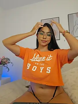 Victoria_Evanss live