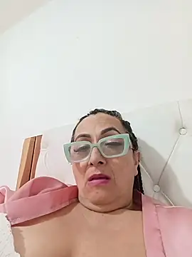 AlessandraLeroy live