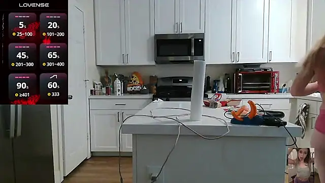 Blondiewithanass live