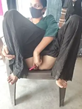 Miss_Sakina live