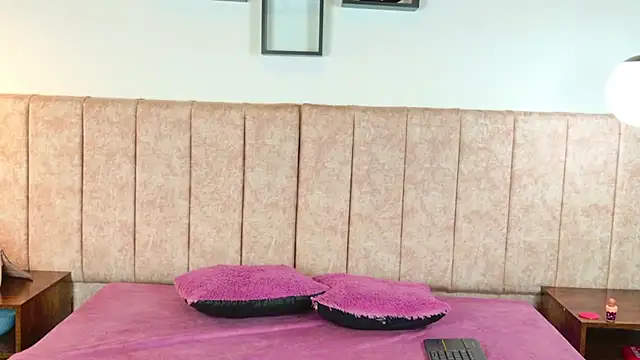 kaia_boobs live