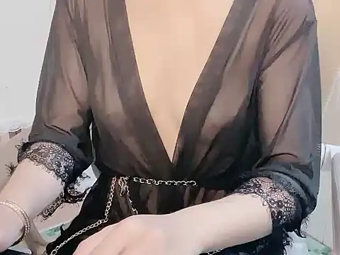 -Naomii_ live