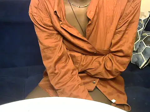 Skinygal live