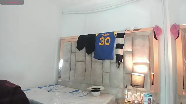 Titan_Moreno_ live