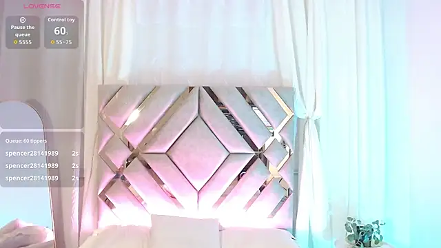 MilaMonroeX live