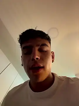 aronnhidden live
